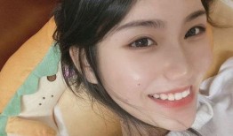 女神咬手腕视频,揭秘网络热传视频背后的故事