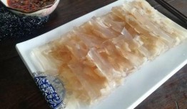 皮冻的熬制方法视频,一招掌握传统美食制作技巧