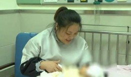 吃母乳看视频,宝宝看视频的温馨瞬间