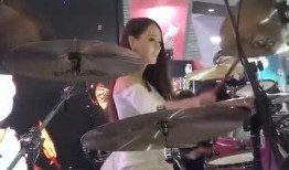架子鼓视频女神,鼓动心弦的鼓点传奇