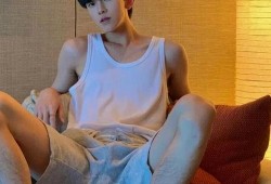 白袜子帅哥视频