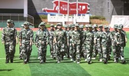 初中学生军训视频,初中生军训风采展示