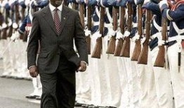 各国仪仗队搞笑视频,军装舞步笑料百出