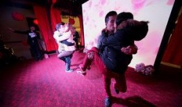 ktv情侣亲热视频,KTV情侣亲热视频揭秘