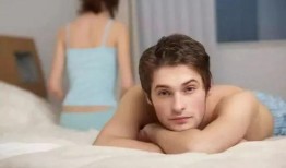 两男一女睡一张床视频,“揭秘两男一女同床共枕的私密瞬间”