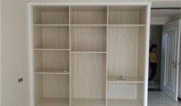 衣柜罗马柱的安装视频,轻松打造高端家居风格