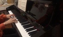 学钢琴视频,跟随视频轻松入门