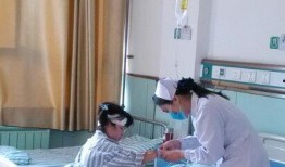 医生和护士床爱视频,医生与护士床边温情互动