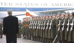 各国仪仗队搞笑视频,军装舞步笑料百出