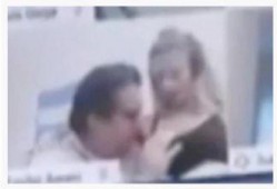 在办公室里吻胸视频大全,私密吻胸视频大揭秘