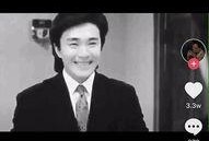 抖音怎么两个视频合在一起