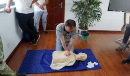 溺水心肺复苏操作视频,心肺复苏操作视频详解