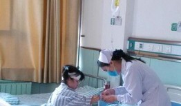 医生和护士床爱视频,医生与护士床边温情互动